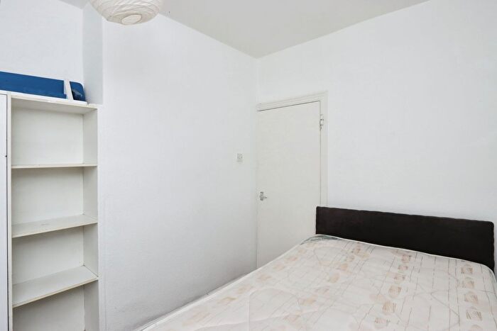 3 Bedroom Terraced House For Sale In Woodseats Road, Sheffield, South Yorkshire, S8