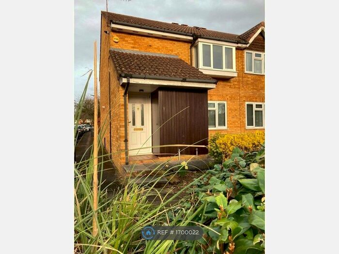 2 Bedroom Maisonette To Rent In Gate Close, Borehamwood, WD6