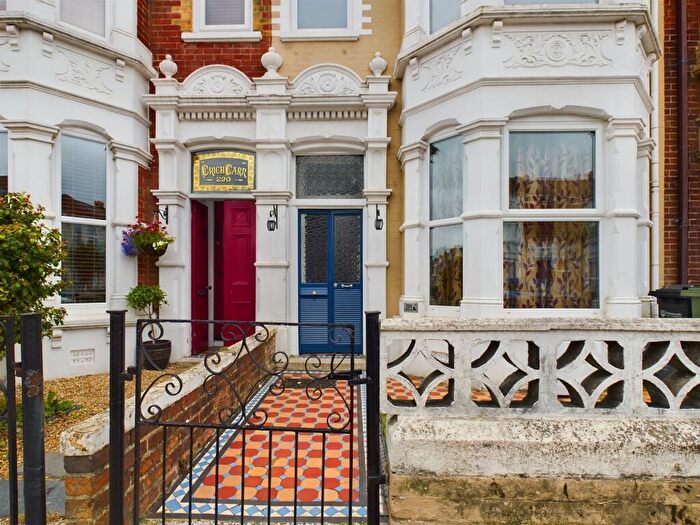 3 Bedroom Flat To Rent In Chichester Road, North End, Portsmouth, PO2