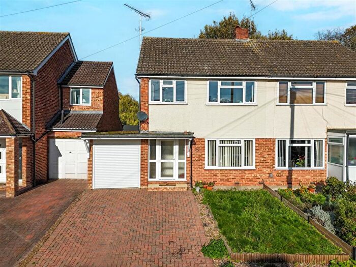 4 Bedroom Semi Detached House For Sale In Glebe Crescent, Broomfield, Chelmsford, CM1