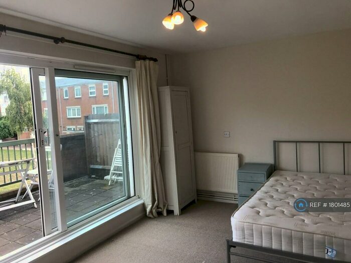 3 Bedroom Terraced House To Rent In Pellerin Road, London, N16