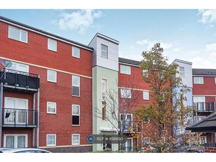 2 Bedroom Flat To Rent In Kinsey Road, Smethwick, B66