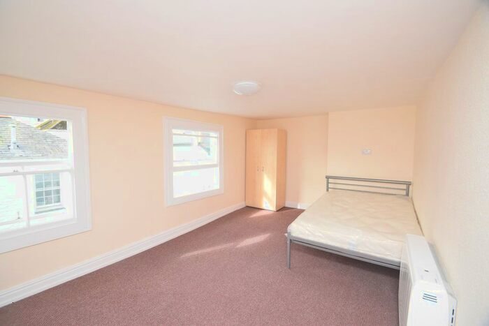 3 Bedroom Flat To Rent In Arwenack Street, Falmouth, TR11