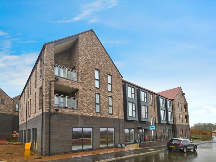 2 Bedroom Flat For Sale In Wren Way, Daventry, NN11