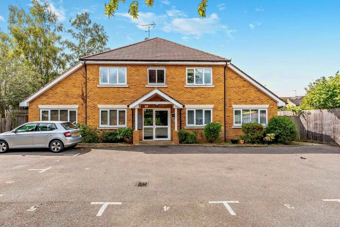 1 Bedroom Apartment To Rent In High Street, Northwood, HA6