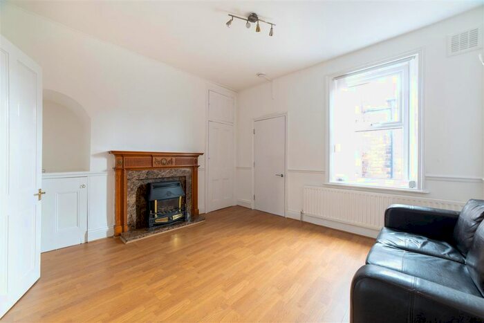 2 Bedroom Flat To Rent In Wingrove Avenue, Fenham NE4