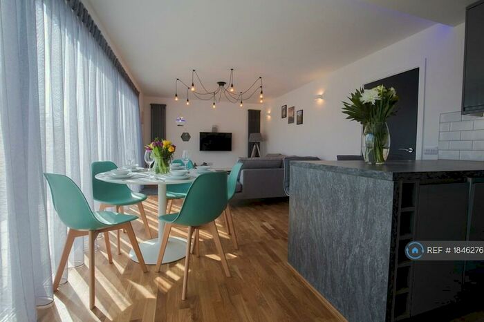 3 Bedroom Flat To Rent In Gladstone Road, Broadstairs, CT10