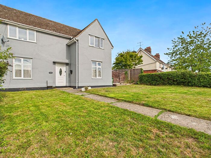 3 Bedroom Semi-detached House For Sale In Lyons Hall Road, Braintree, CM7