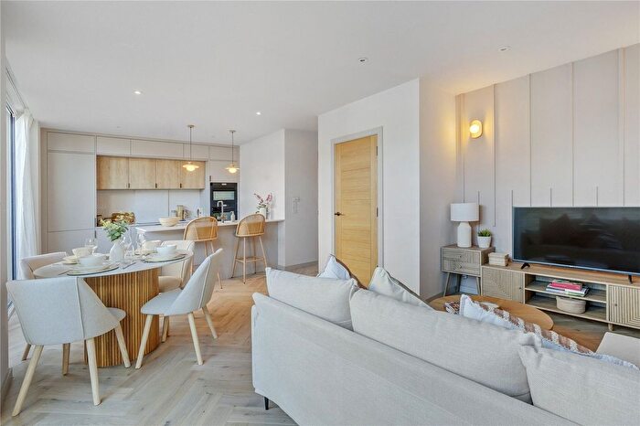 2 Bedroom Flat For Sale In Palmerston Road, Wimbledon, SW19