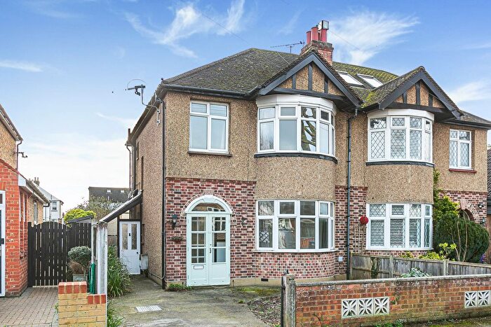 3 Bedroom Semi Detached House For Sale In Avenue Road, Staines-Upon-Thames, Surrey, TW18