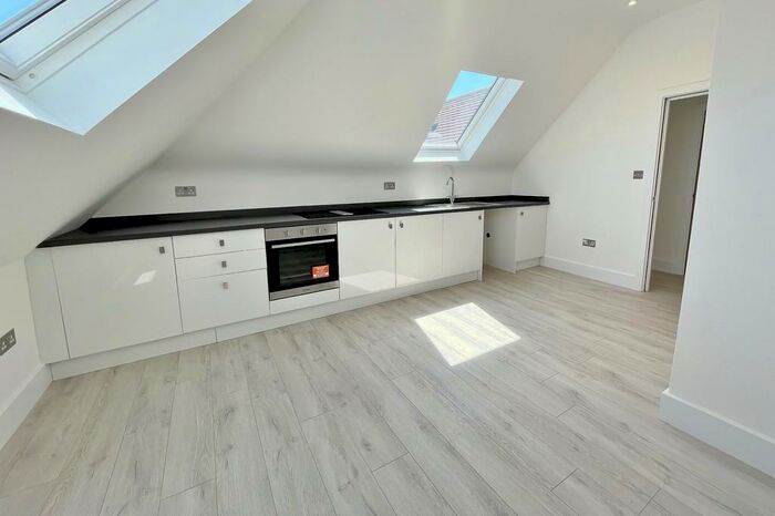 2 Bedroom Apartment To Rent In Horley, Surrey, RH6