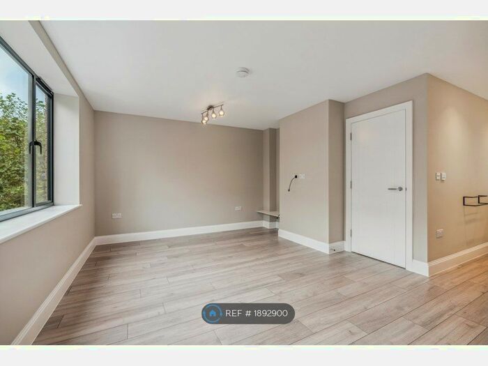 2 Bedroom Flat To Rent In Fonthill Road, London, N4