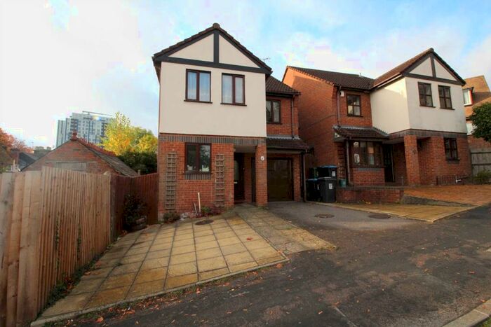 4 Bedroom Detached House To Rent In Charles Street, Hemel Hempstead, HP1