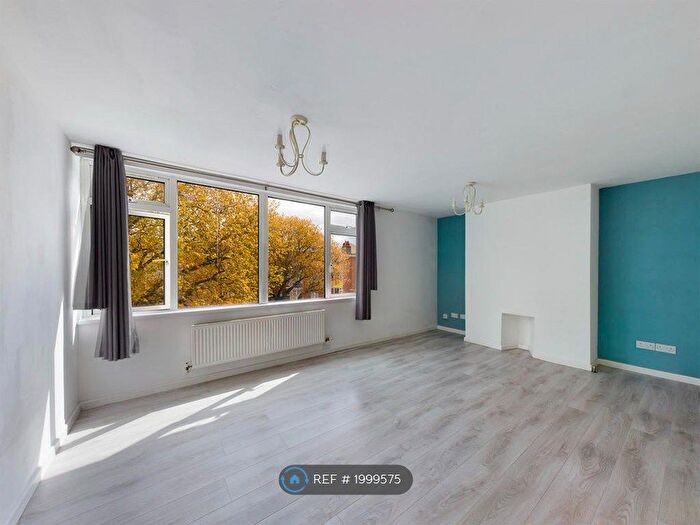 2 Bedroom Flat To Rent In Harwell Court, Plymouth, PL1