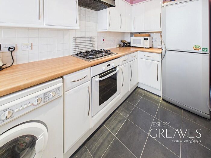 2 Bedroom Semi-Detached House For Sale In Kappler Close, Netherfield, Nottingham, NG4