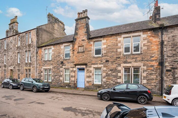 2 Bedroom Flat To Rent In Ronald Place, Stirling, Stirling, FK8