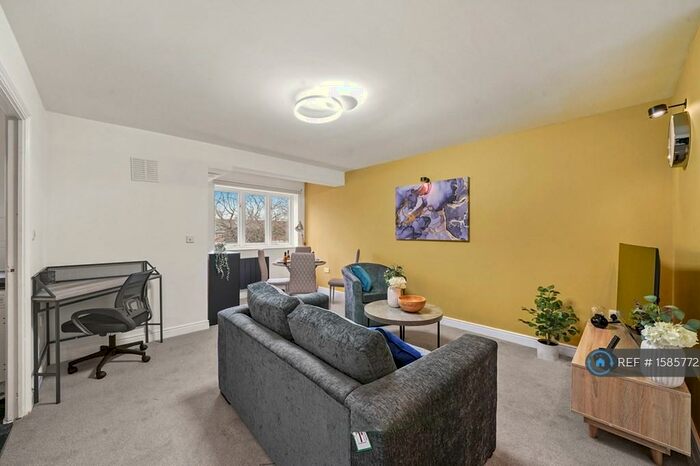 2 Bedroom Flat To Rent In Brookhill Road, London, SE18