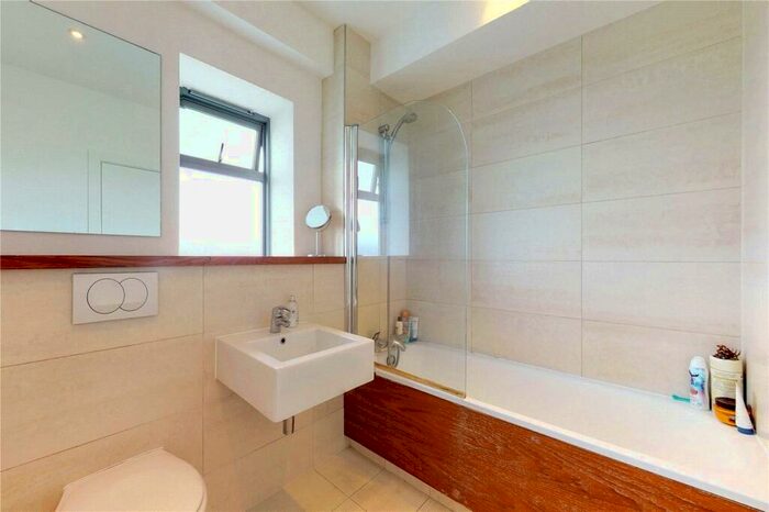 2 Bedroom Apartment To Rent In Davenant Street, Whitechapel, London, E1