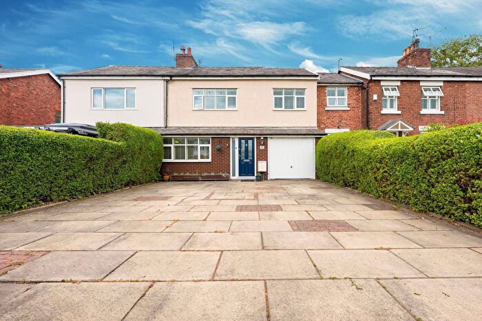 4 Bedroom Semi-Detached House For Sale In Moss Lane, Burscough, L40