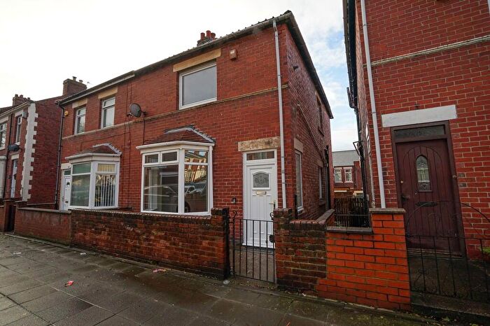 3 Bedroom Semi-Detached House To Rent In Ferndene Road, Gateshead, Tyne And Wear, NE8