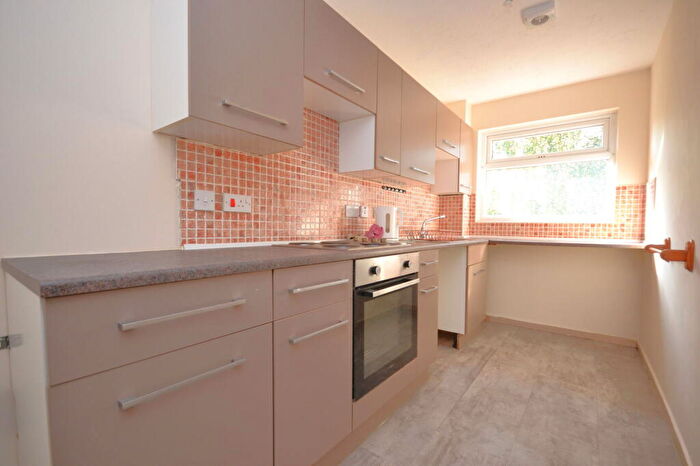 1 Bedroom Flat To Rent In Waterside Drive, Chichester, PO19