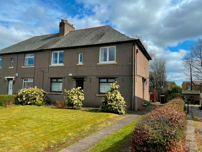 2 Bedroom Flat To Rent In Lochhead Avenue, Denny, Falkirk, FK6