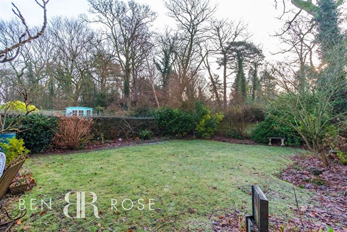 3 Bedroom Detached Bungalow For Sale In Cumberland Avenue, Leyland, PR25