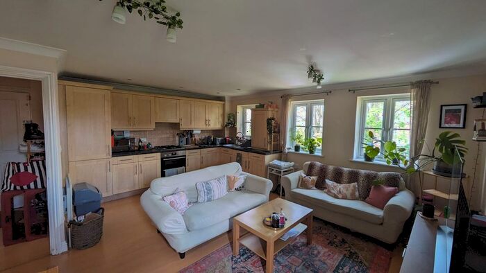 2 Bedroom Flat To Rent In Lyham Road, Clapham, SW2