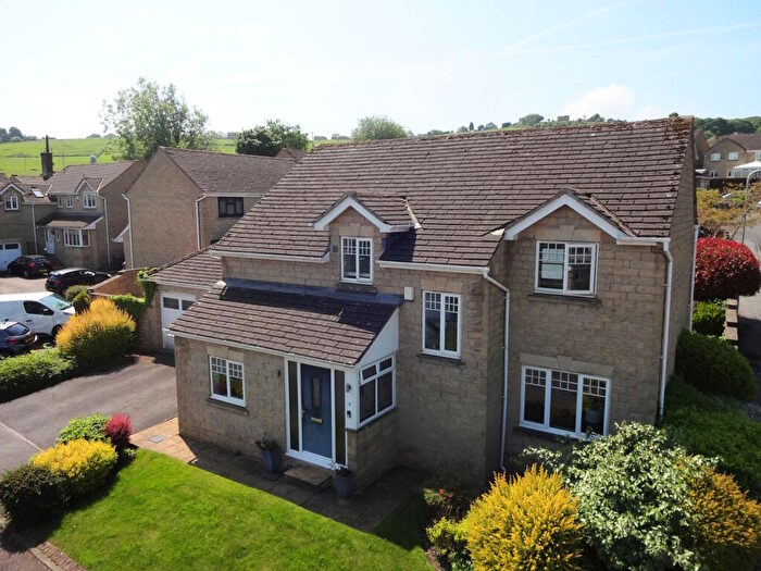4 Bedroom Detached House For Sale In Bilberry Close, Clayton, BD14