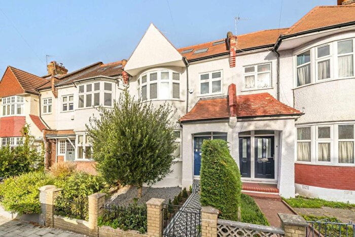 4 Bedroom Flat For Sale In Briarwood Road, Clapham, SW4