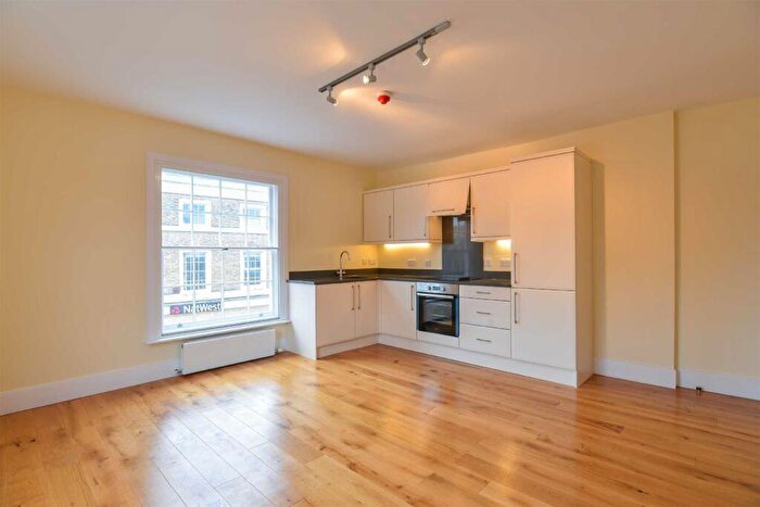 1 Bedroom Flat For Sale In Eastgate Street, Lewes, BN7