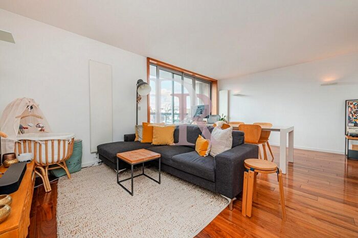 2 Bedroom Apartment To Rent In White Lion Street, Angel, N1