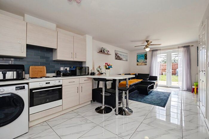 3 Bedroom End Of Terrace House For Sale In Myrtlebury Way, Exeter, Devon, EX1