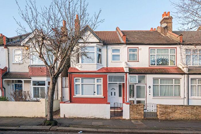3 Bedroom Terraced House To Rent In Ascot Road, Tooting, London, SW17