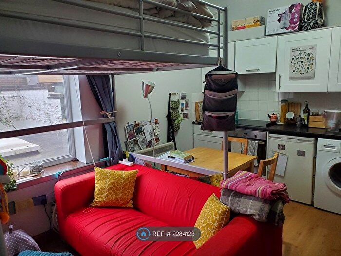 Studio To Rent In Allcroft Road, London, NW5