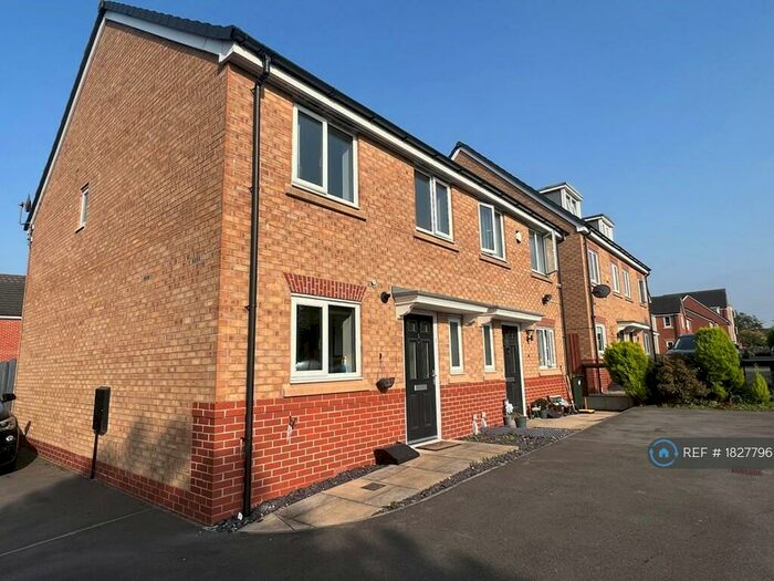 3 Bedroom Semi-Detached House To Rent In Fleetwith Close, Middleton, Manchester, M24