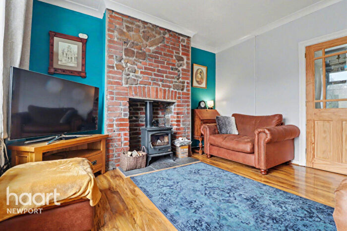 3 Bedroom End Of Terrace House To Rent In Viaduct Road, Pontypool, NP4