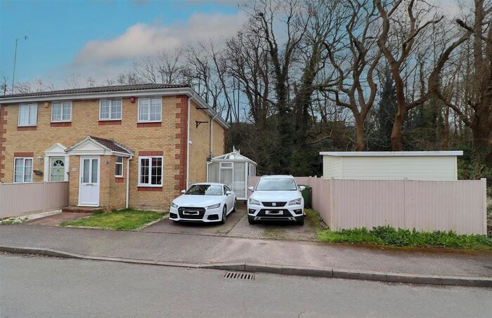 3 Bedroom Semi-Detached House To Rent In Stonehouse Drive, St. Leonards-On-Sea, TN38