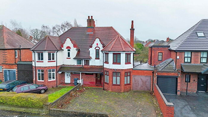 4 Bedroom Semi Detached House For Sale In City Road, Birmingham, B16