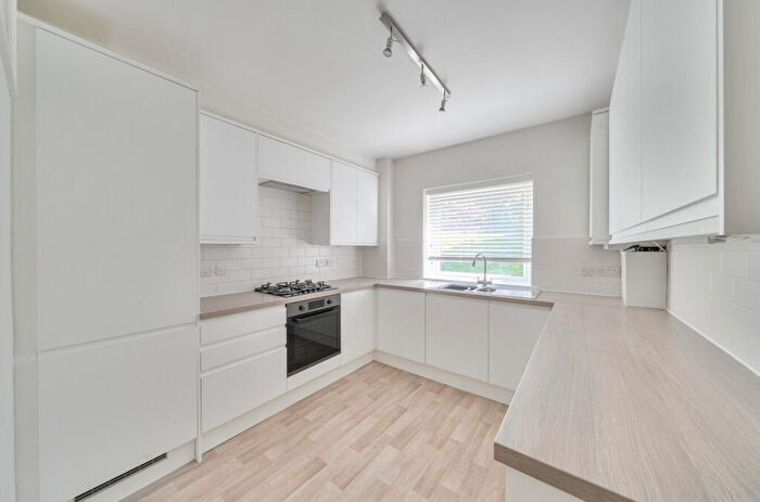 2 Bedroom Apartment For Sale In Granville Court, Cheney Lane, Headington, OX3