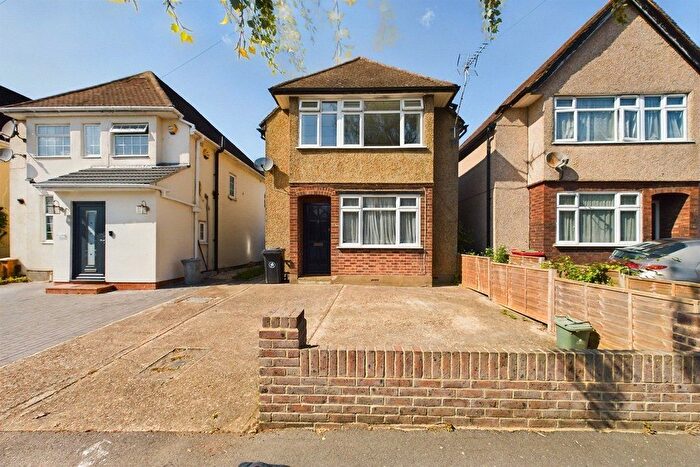 4 Bedroom Detached House For Sale In The Fairway, South Ruislip, HA4