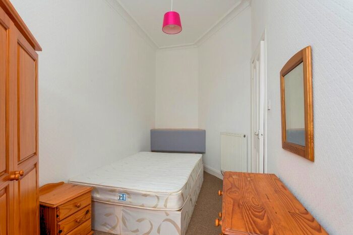 1 Bedroom Flat To Rent In Rossie Place, Abbeyhill, Edinburgh, EH7