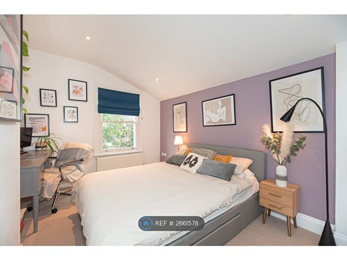 2 Bedroom Maisonette To Rent In Cavendish Road, London, SW12