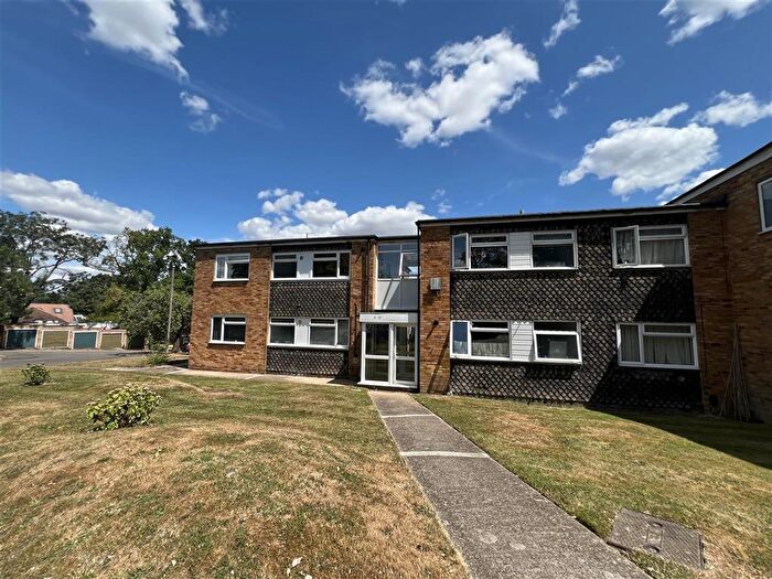 2 Bedroom Flat For Sale In Cressex Close, Binfield, Bracknell, RG42