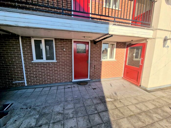 2 Bedroom Flat To Rent In Flat, A High Street, Holbeach, Spalding, Lincolnshire, PE12