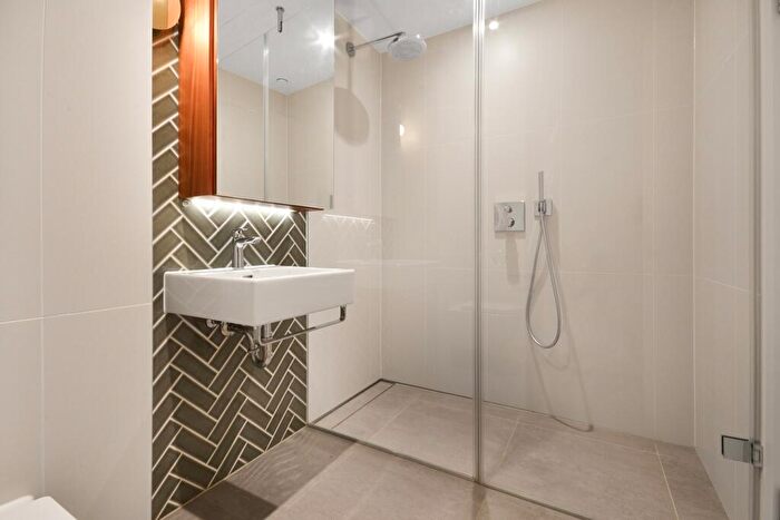 2 Bedroom Apartment To Rent In City Road London, EC1V