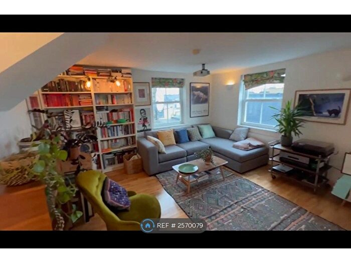 2 Bedroom Flat To Rent In Stoke Newington High Street, London, N16