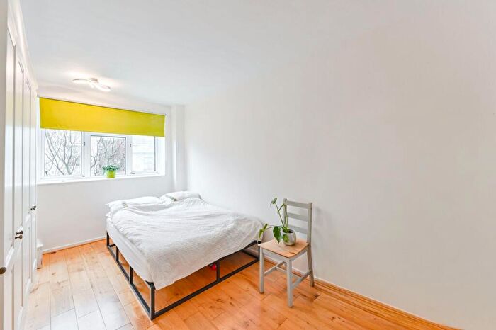1 Bedroom Flat To Rent In Battersea Square, , Battersea Square, London, SW11