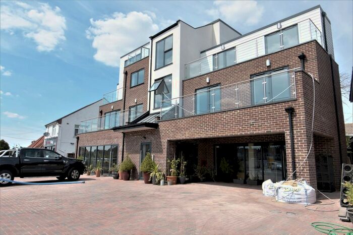 2 Bedroom Flat To Rent In Blackfen Road, Blackfen, Sidcup, DA15