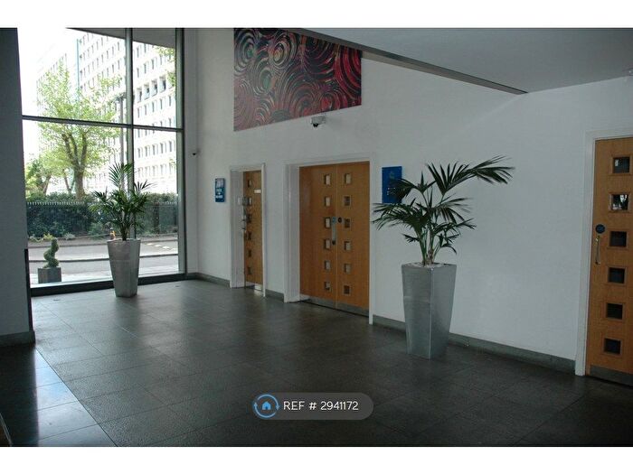 2 Bedroom Flat To Rent In Centenary Plaza, Birmingham, B1